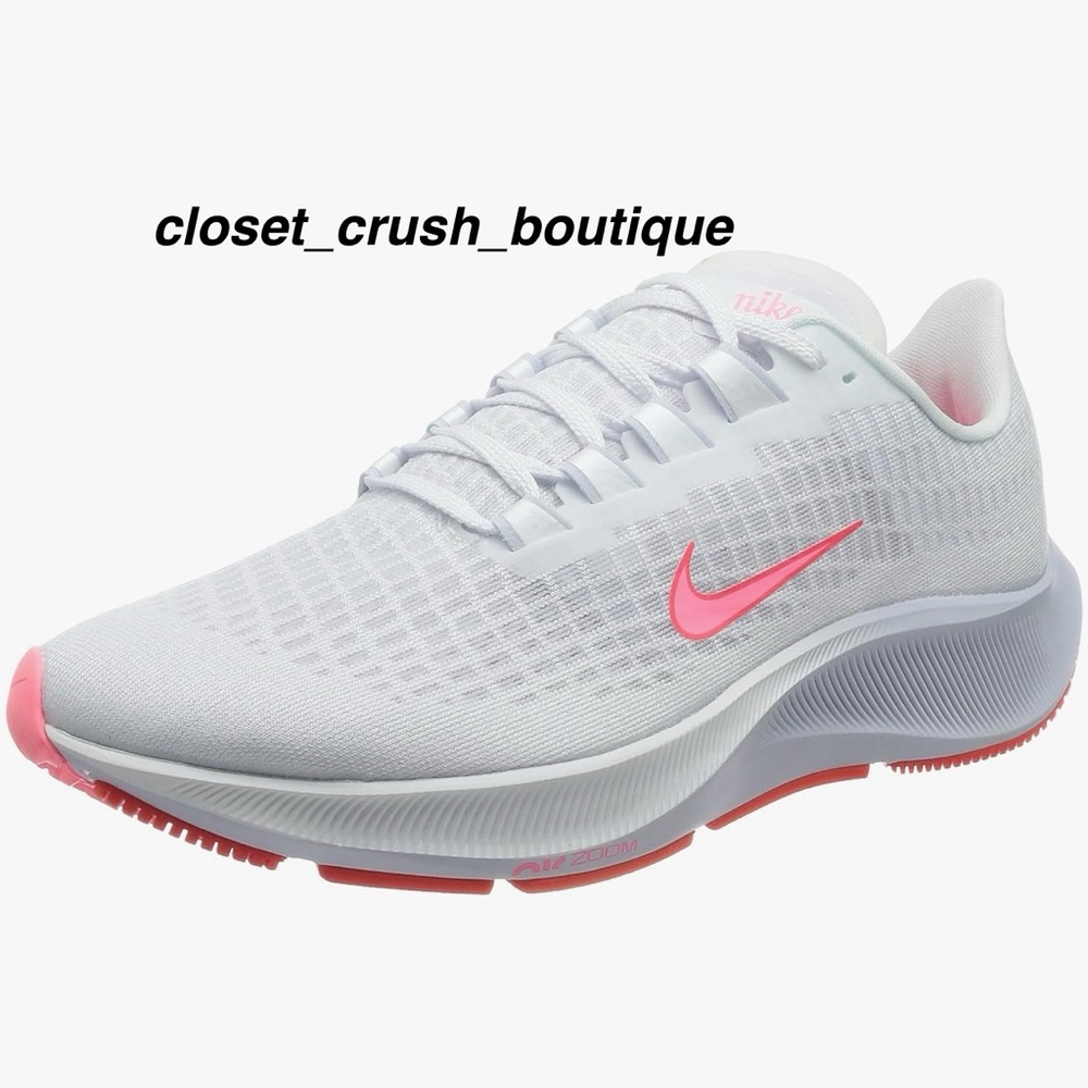 Nike Women's White and Pink Athletic Shoes